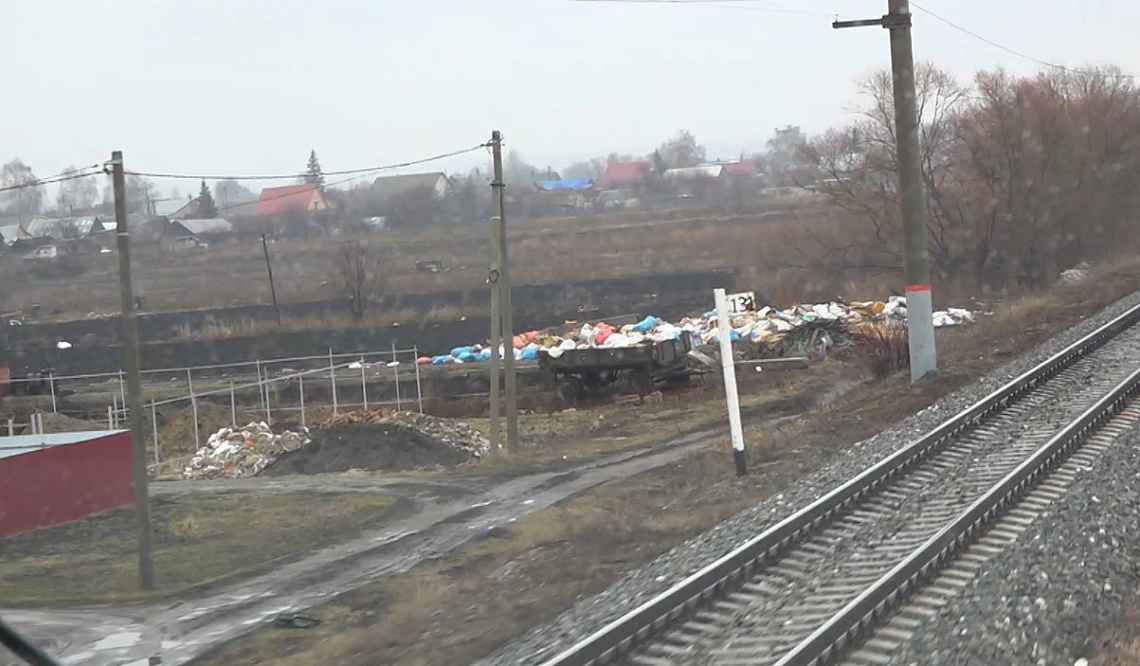 В Пензе сотрудники мэрии проверили соблюдение чистоты вдоль железнодорожных путей